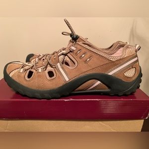 Women’s Clark’s slip-on shoe.